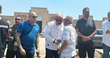تامر عبد المنعم يستقبل عزاء والده بمدافن الأسرة بحضور خالد سرحان