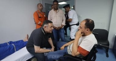 وصول الغواصين موقع غرق حفار البترول بالبحر الأحمر للبحث عن 4 مفقودين.. صور