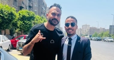 محامى إبراهيم سعيد ينشر صورته عقب إخلاء سبيله ويعلق: "نورت ياهيما"