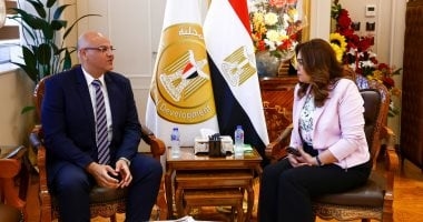 وزيرة التنمية المحلية تتابع مع محافظ القليوبية مشروعات "حياة كريمة" بالمحافظة
