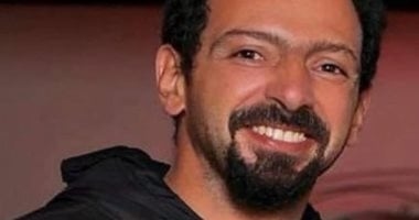 وصول جثمان تيمور تيمور لمسجد المشير.. وكريم الشناوي أول الحضور