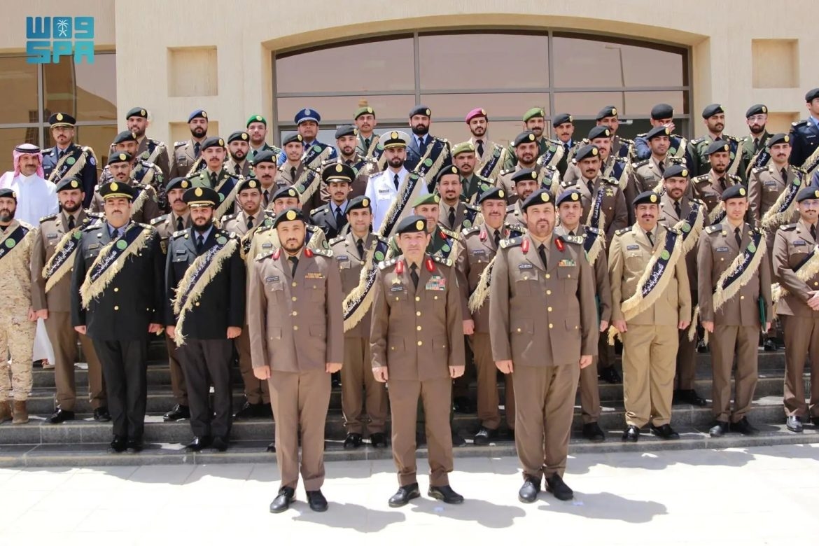 بتخريج 63 متدربًا من برامج الدبلوم العالي بأكاديمية الأمير نايف بن عبدالعزيز
