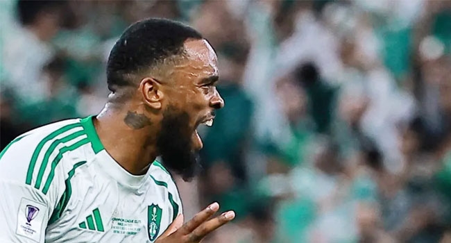 مانشستر يونايتد مهتم بضم توني مهاجم الأهلي