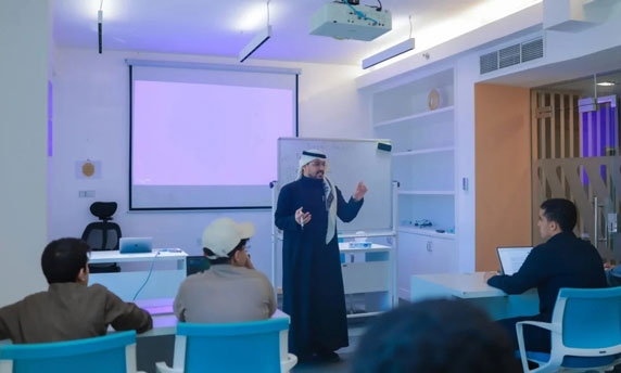 لتمكين جيل واعد يمتلك المهارات الرقمية والتقنية.. افتتاح مدارس الموهوبين التقنية في 5 إدارات تعليمية