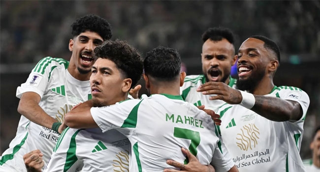 عزز صفوفه بالخيبري.. الأهلي يشارك في السوبر بديلاً للهلال