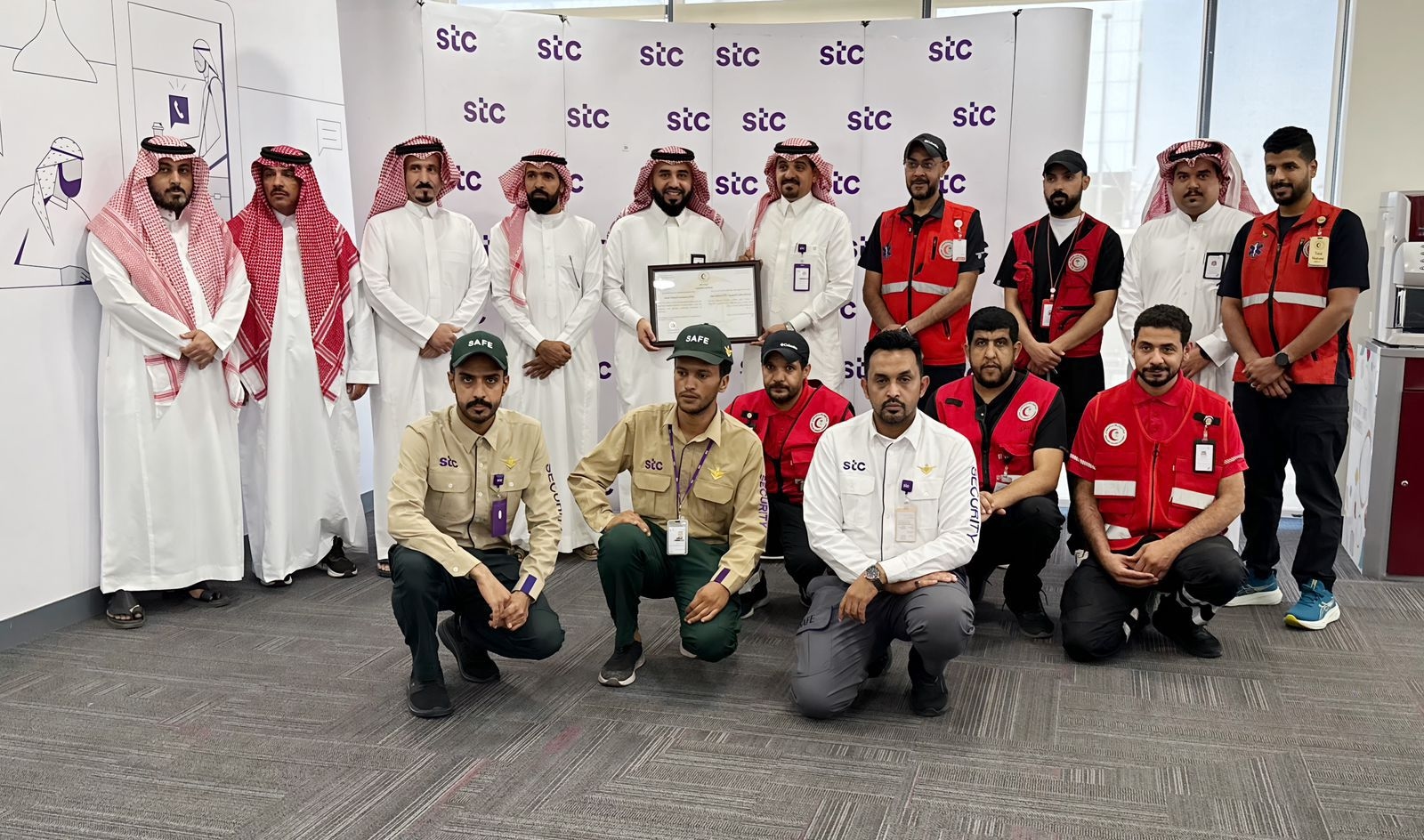الهلال الاحمر السعودي يمنح "الاتصالات السعودية" بتبوك شهادة الامتثال