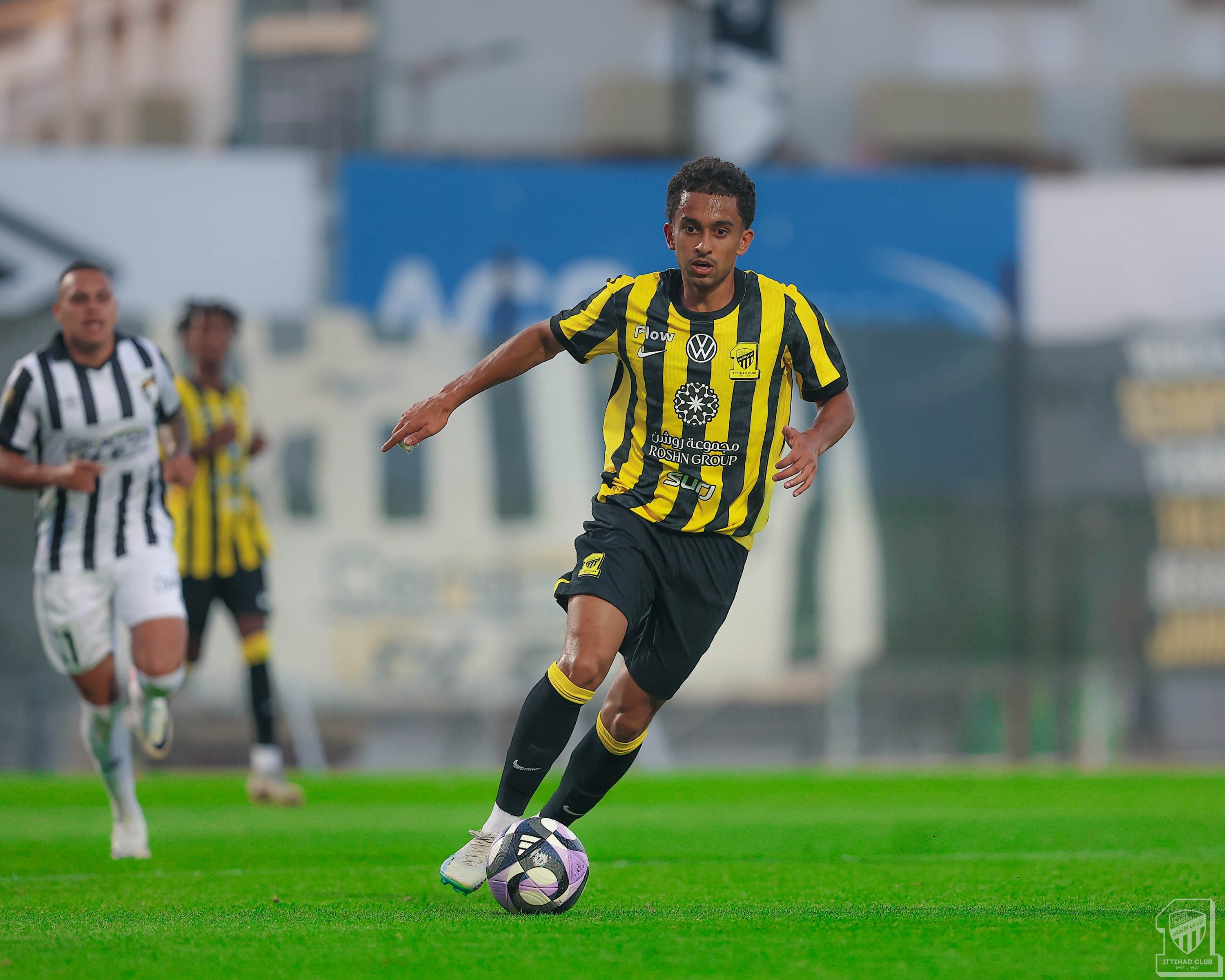 وازدادت المتاعب في الدقيقة 71 مع طرد اللاعب عبد الرحمن العبود ببطاقة حمراء مباشرة، بسبب اعتداء عنيف بدون كرة على لاعب الفريق