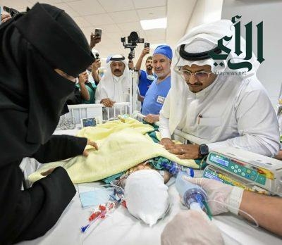 نجاح عملية فصل التوأم الملتصق السعودي "يارا ولارا" بعد عملية جراحية دقيقة استغرقت (12) ساعة