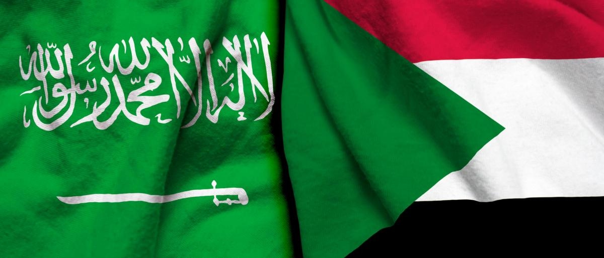 شاهد بالفيديو.. أمير سعودي يحضر حفل "حنة" عريس سوداني ويحظى بكرم وحفاوة كبيرة