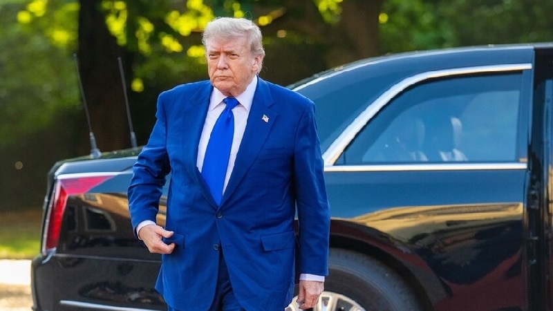وصفهم بالسيئين وذوي النوايا الشريرة.. ترامب يطالب بطرد صحفيين من "سي إن إن " و"نيويورك تايمز"