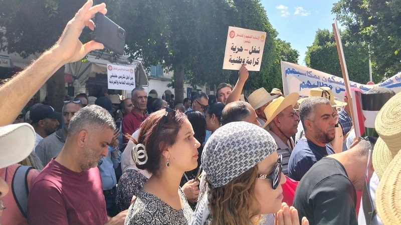 في وقفة احتجاجية امام وزارة التربية المعلمون يطالبون بالحوار وتنفيذ الاتفاقات السابقة