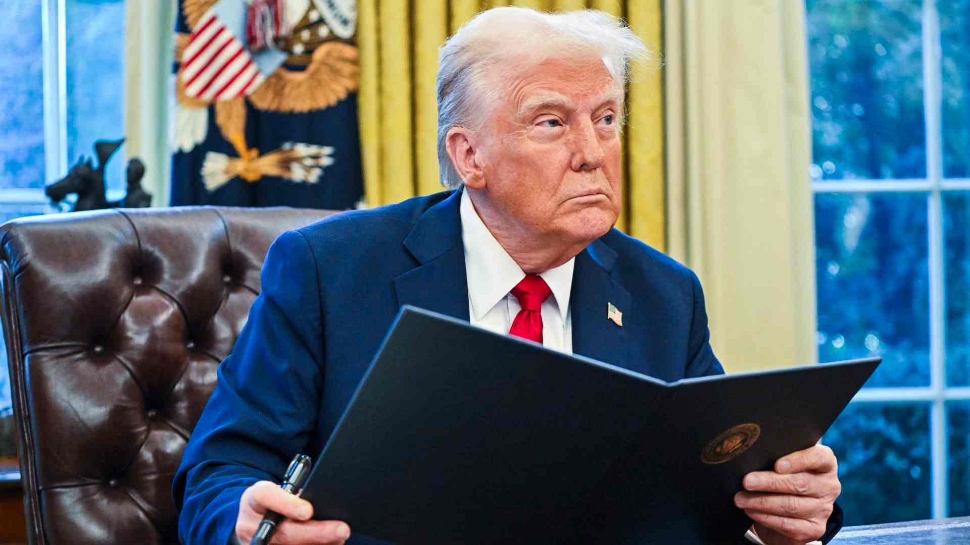 ترامب يُعلن عن رسوم جمركية جديدة على كندا