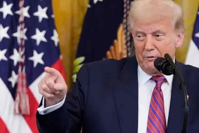 ترامب يحذر: بريكس "ستنهار سريعا" إذا شكلت يوما ما أي كيان فاعل