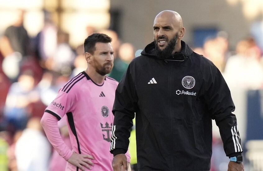 إيقاف ياسين تشيوكو الحارس الشخصي لميسي ومنعه من دخول الملاعب