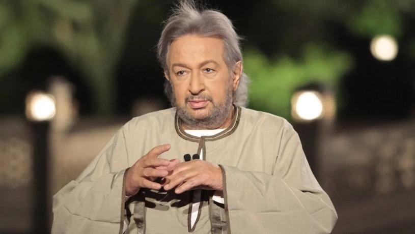 19 Jun 2025 11:37 AM انهيار منزل طفولة نور الشريف... وهذه ردة فعل ابنته!