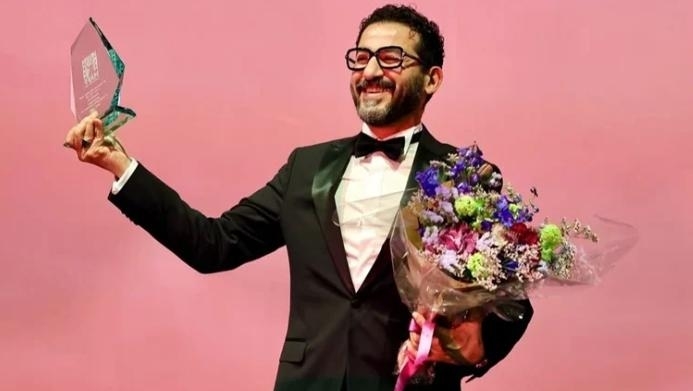 30 Apr 2025 12:24 PM أحمد حلمي يهدي تكريمه في مهرجان مالمو إلى 4 نساء