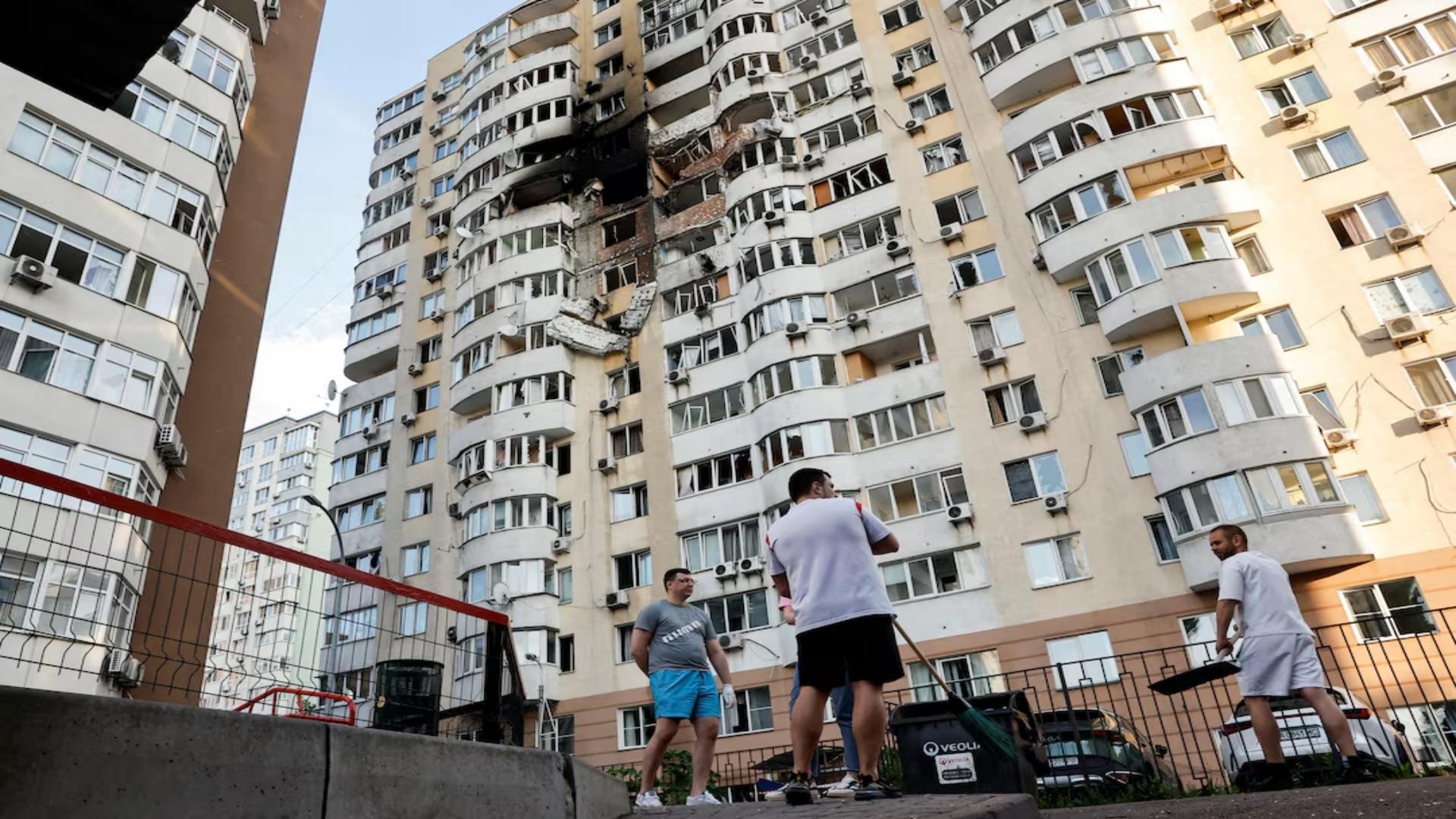 Three killed, 49 wounded in intense Russian air attacks on Ukraine