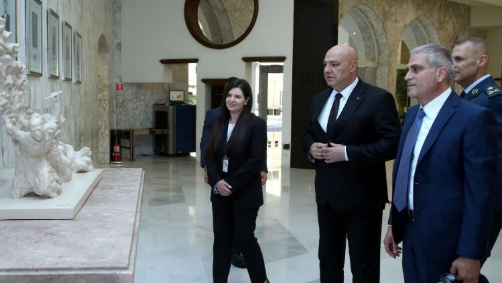 President Aoun and UK defence advisor discuss UNIFIL renewal