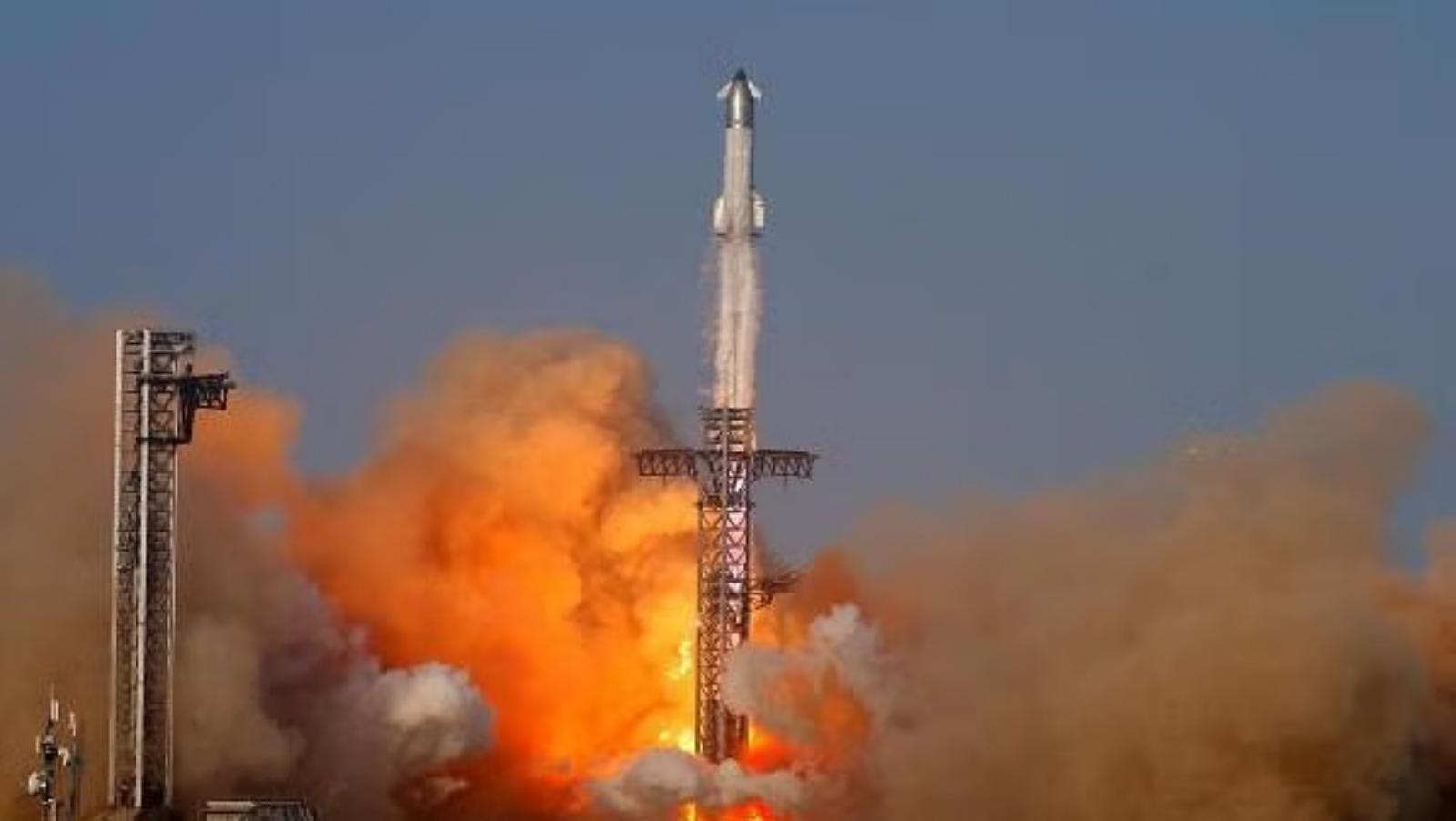 SpaceX Loses Control of Starship, Adding to Spacecraft's Mixed Record