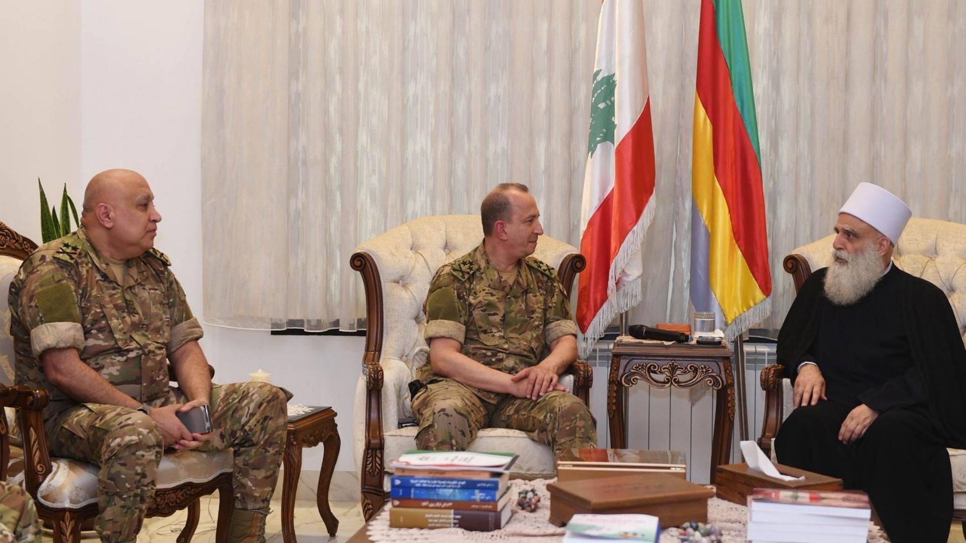 19 Jul 2025 20:29 PM أبي المنى: نشدّ على يد العقلاء لوقف هذه المأساة