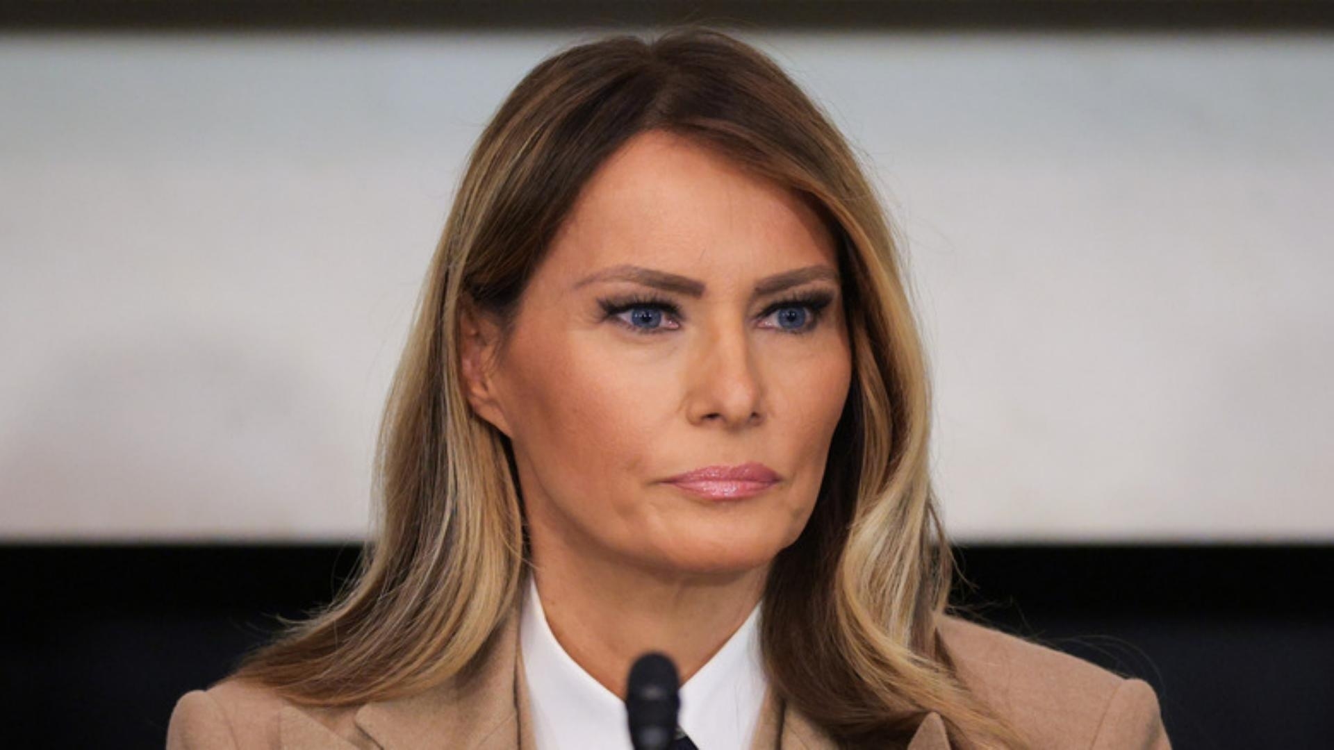 16 Aug 2025 08:01 AM رسالة من ميلانيا إلى بوتين... ماذا تضمّنت؟