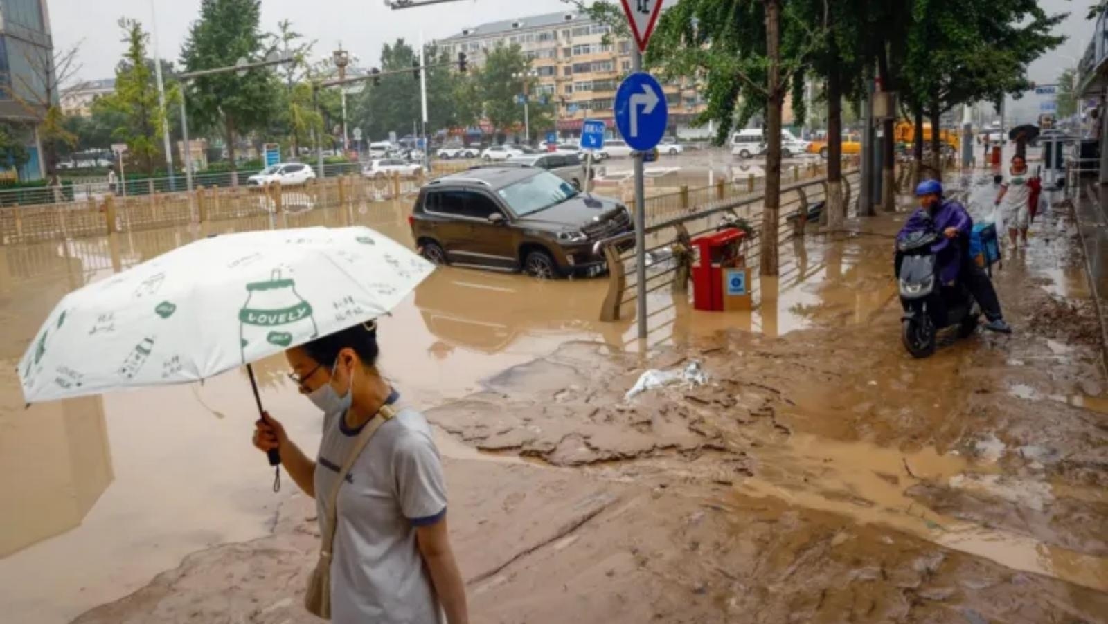 2 dead, 19 missing as heavy rains soak southern China, triggering landslides