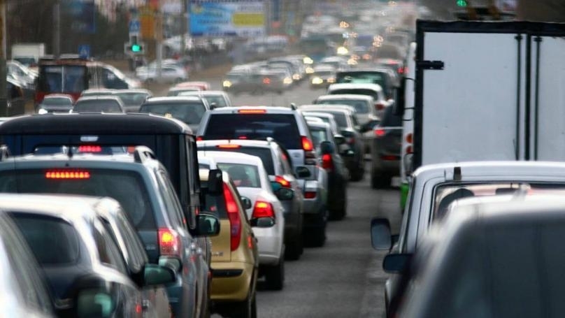 20 May 2025 08:55 AM التحكم المروري: حركة المرور كثيفة على أوتوستراد خلدة باتجاه أنفاق المطار ومن الضبية باتجاه انطلياس وصولاً الى الزلقا