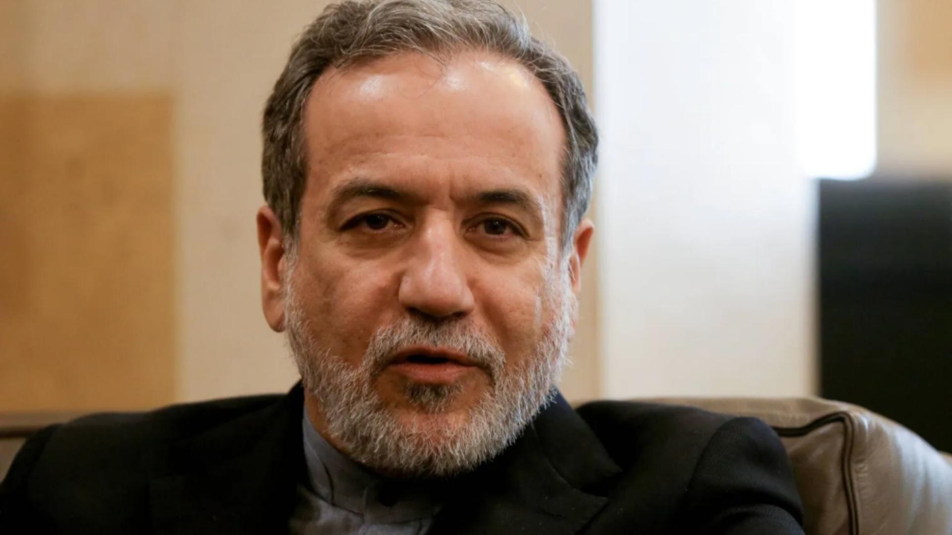 عراقجي في بيروت... زيارة أبعد من مناسبة توقيع كتاب