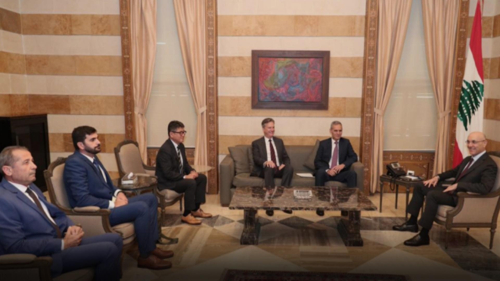 Aoun discusses National Drug Agency decree, cancer plan with Health Minister