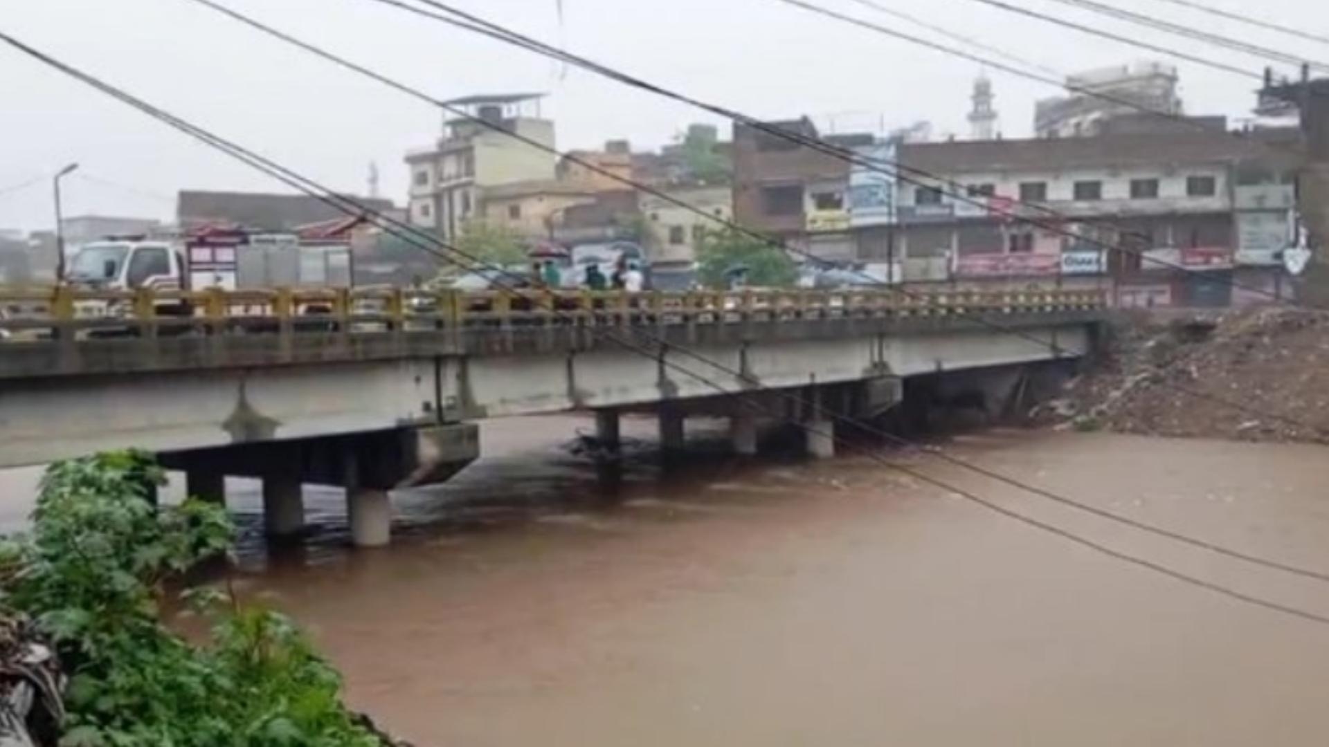 Watch: Fatal Floods in Pakistan