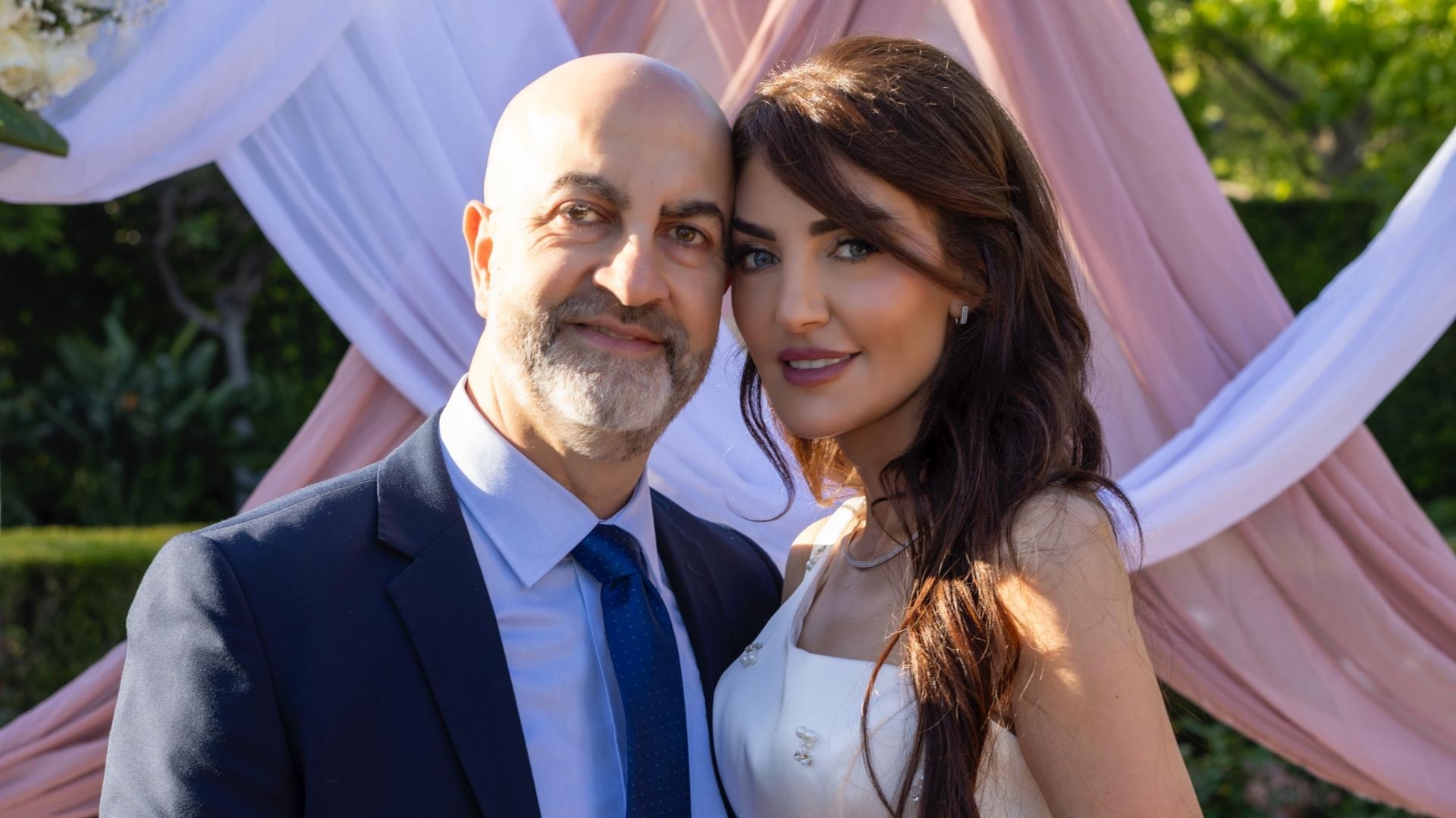 الزميل طوني أبي نجم إلى القفص الذهبي مجدداً... فمن العروس؟