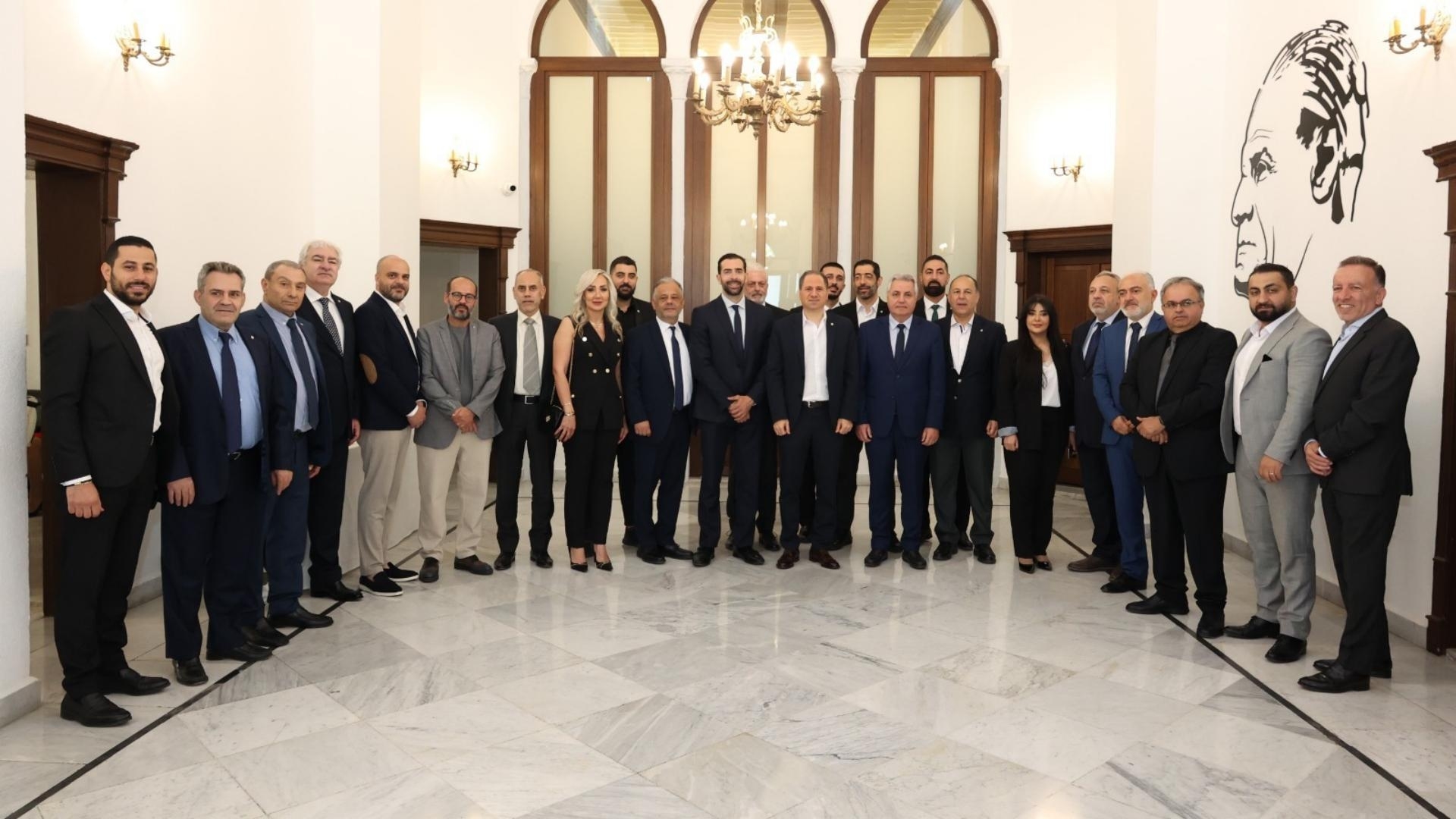 06 May 2025 12:40 PM سامي الجميّل التقى باخوس ولائحة "صار وقتا"