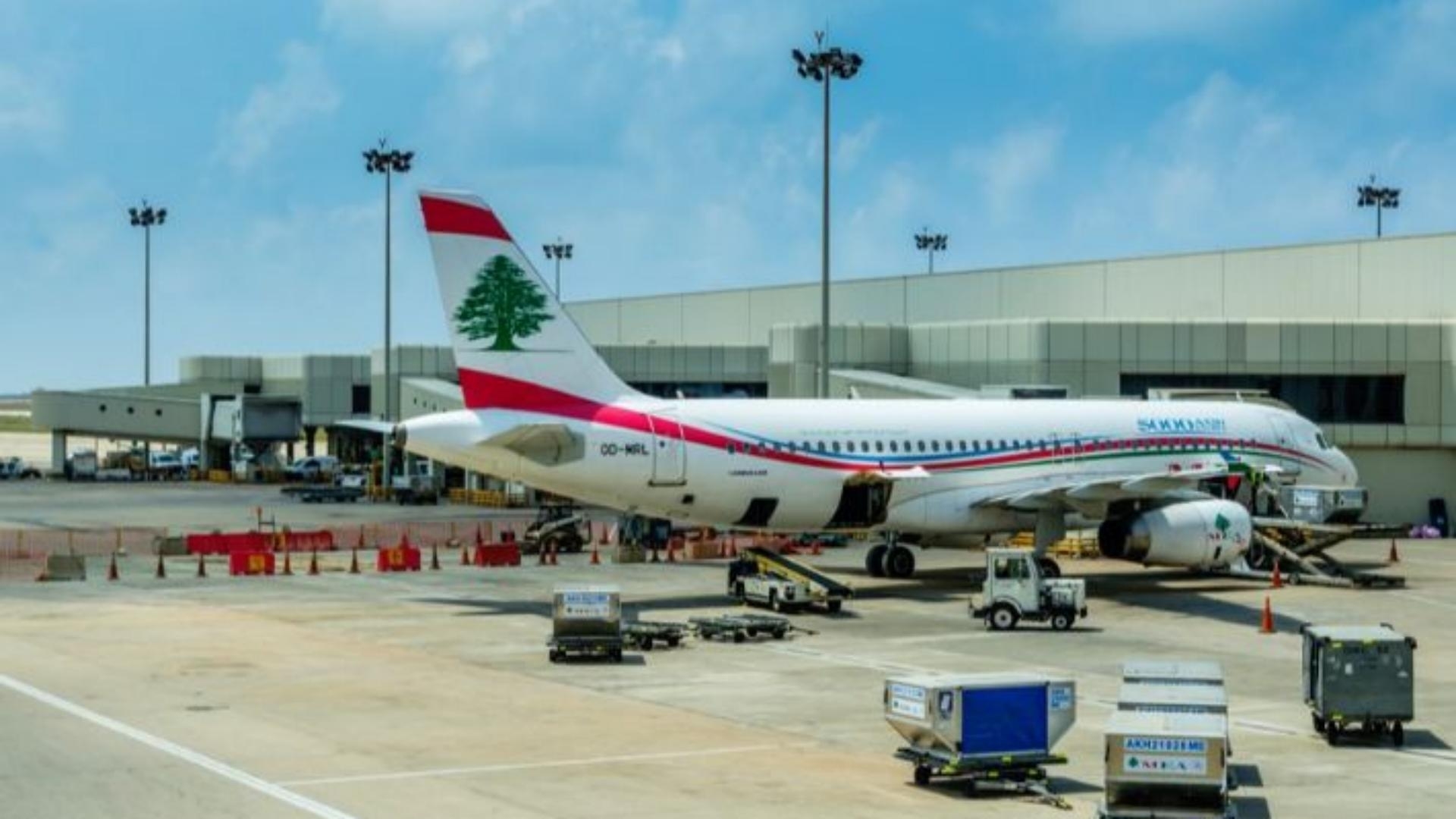 17 Jun 2025 06:34 AM الحرب تعرقل الموسم السياحي... إجلاء رعايا وإلغاء حجوزات
