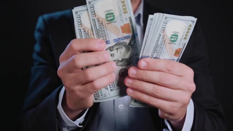 الدولار يترقب قرارات الفيدرالي وسط تقلبات آسيوية وتحركات مفاجئة بالأسواق
