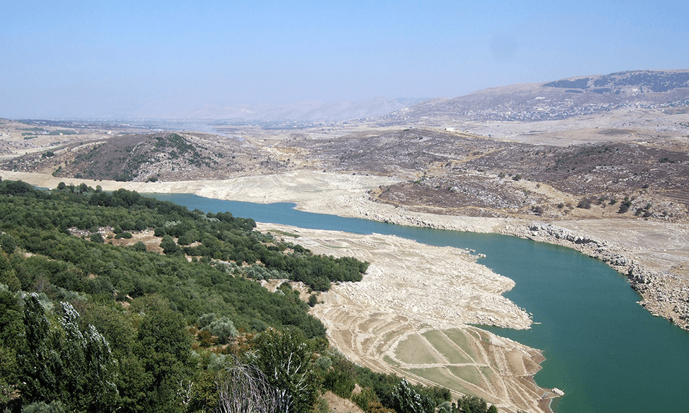 أكبر أنهر لبنان يختنق