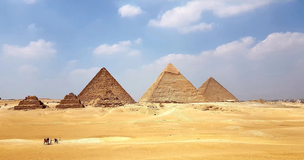 اكتشاف مثير تحت أهرامات مصر (صور)