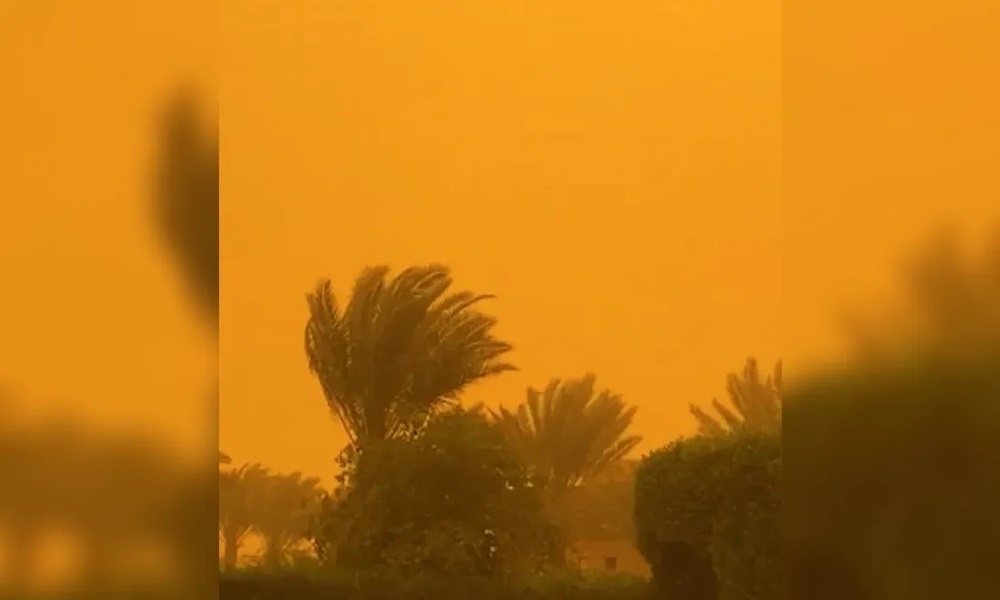 بالفيديو: حالات اختناق في النجف بسبب عاصفة ترابية