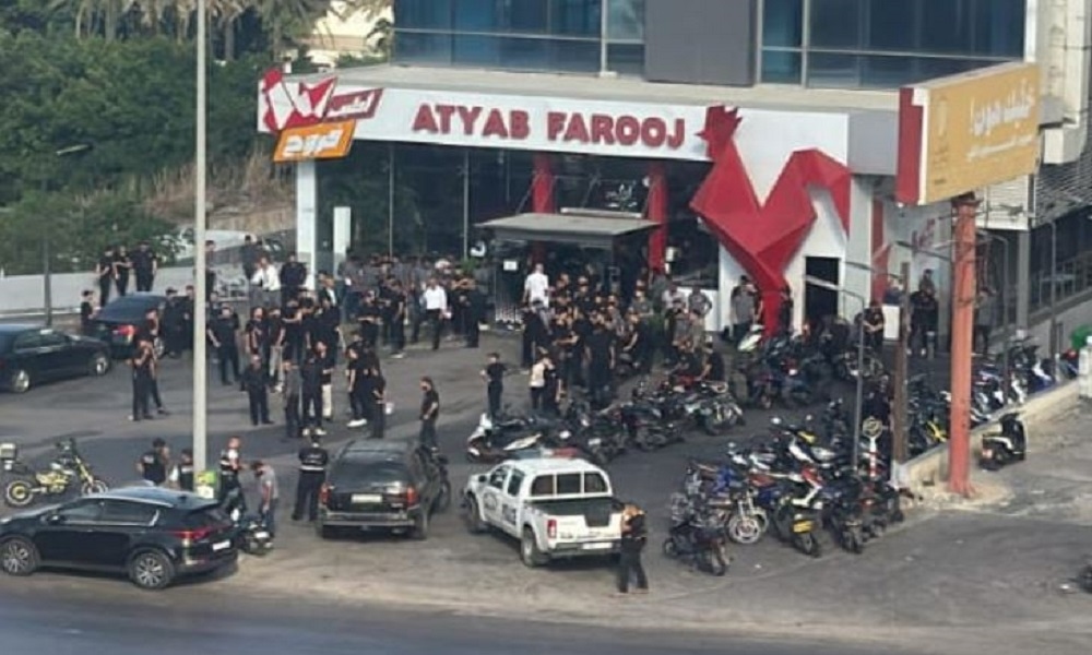 بالصور: عودة 'القمصان السود'؟