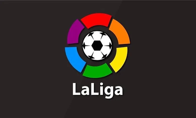الاتحاد الإسباني يُقيل لجنة الحكام بالكامل بعد موسم من الجدل التحكيمي