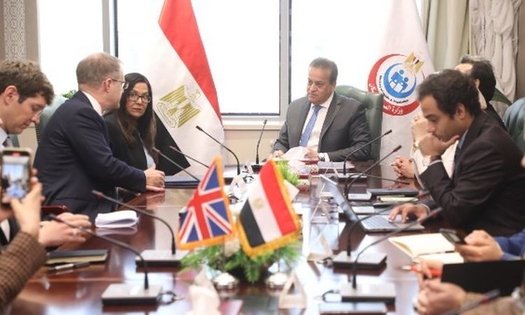مصر وبريطانيا تبحثان تعزيز التعاون في المجال الصحي ودعم غزة