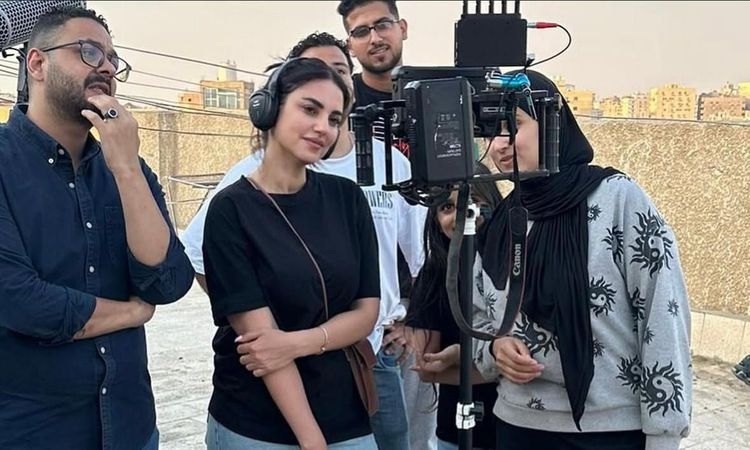 درة تتألق كمخرجة ومنتجة في مهرجان روتردام بفيلم "وين صرنا"