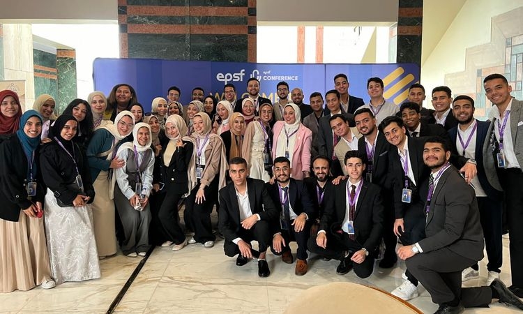 لربط الخريجين بسوق العمل.. انطلاق مؤتمر الاتحاد المصري لطلاب كلية الصيدلة بالقاهرة