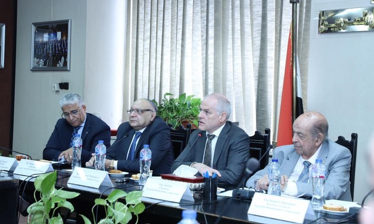 "رجال الأعمال" تبحث مع السفير الأسترالي سبل تنمية العلاقات الاقتصادية المشتركة
