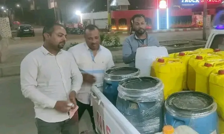 ضبط طن زيت طعام وطحينة مجهولة المصدر بأحد المخازن الغير مرخصة بدائرة محافظة الاقصر