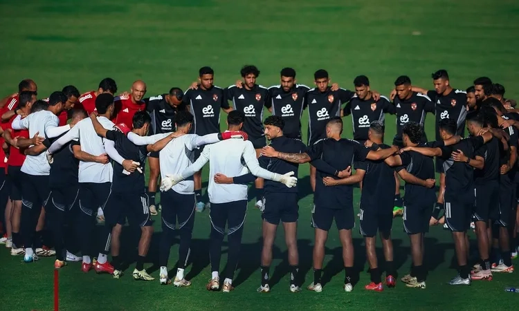 بين التأهل والتتويج.. ماذا قال نجوم الكرة والمدربون عن مشاركة الأهلي في مونديال للأندية؟ (خاص)