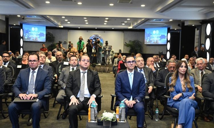 وزيرا الاستثمار والتجارة الخارجية والمالية يعلنان تفاصيل البرنامج الجديد لرد أعباء التصدير
