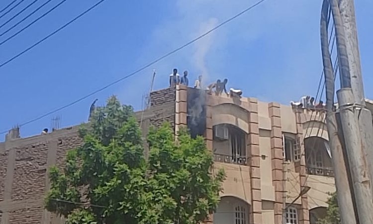 العناية الألهية تنقذ سكان عقار من الموت عقب نشوب حريق هائل بشقة سكنية فى الأقصر