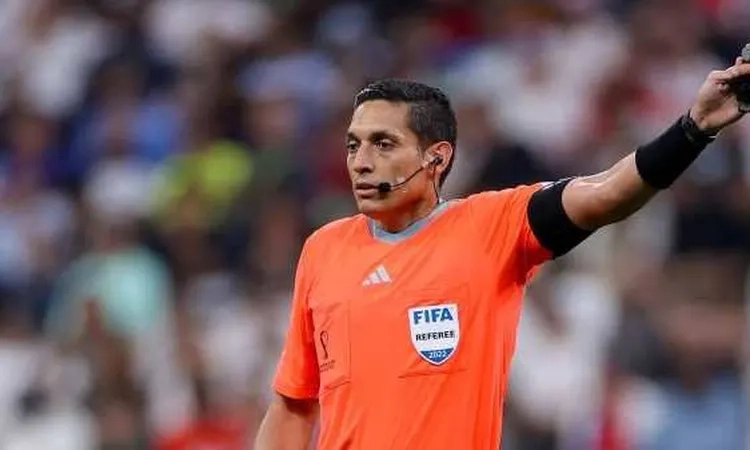 بـ صافرة فنزويلية .. تعرف على حكم  مباراة الأهلي وبورتو البرتغالي في كأس العالم للأندية