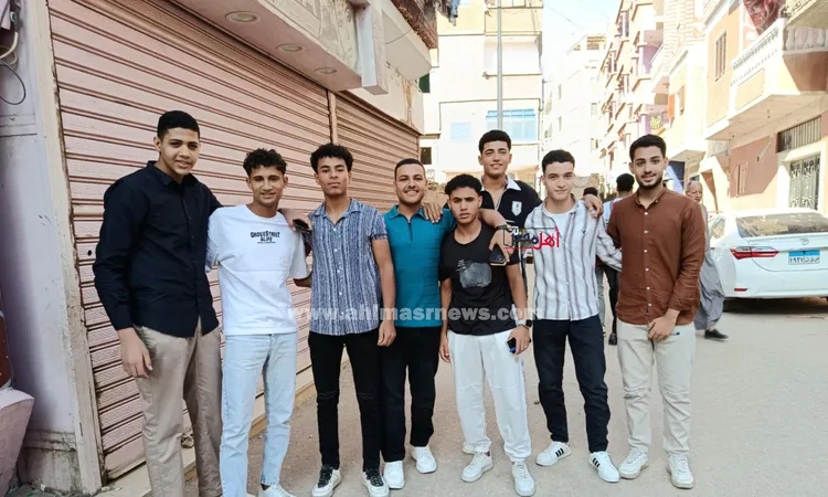 الكل بيقول يارب.. توافد طلاب الثانوية العامة بقنا على اللجان لأداء امتحاني الفيزياء والتاريخ