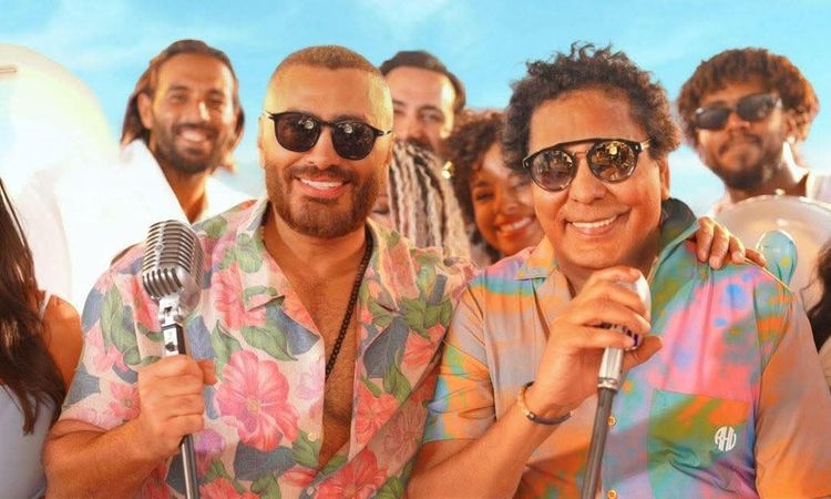 أحمد زاهر يشيد بديو "الذوق العالي" لتامر حسني ومحمد منير: حاجة عظمة